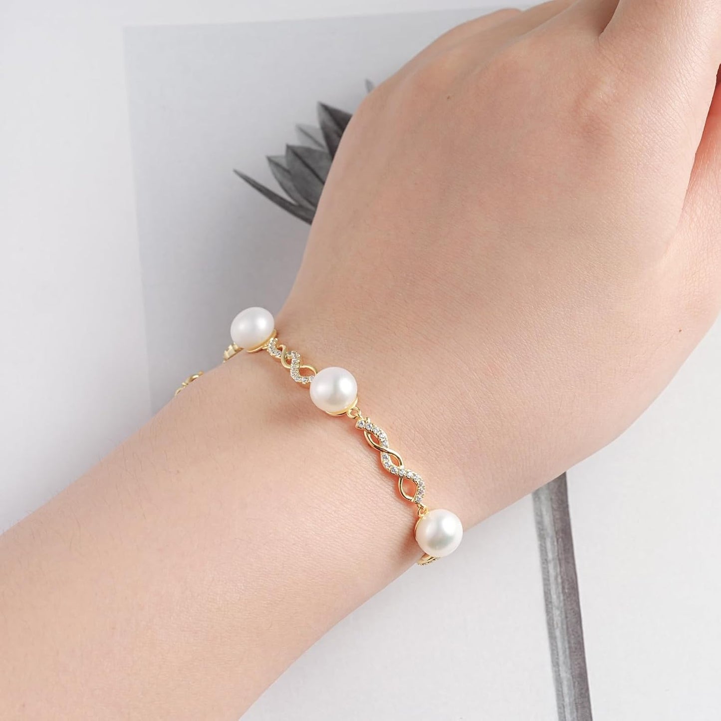 Pulsera de perlas de plata de ley bañada en oro con perla blanca cultivada en agua dulce, pulsera hecha a mano con diseño infinito, joyería